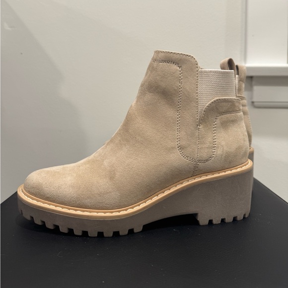 Dolce Vita booties - Picture 1 of 6